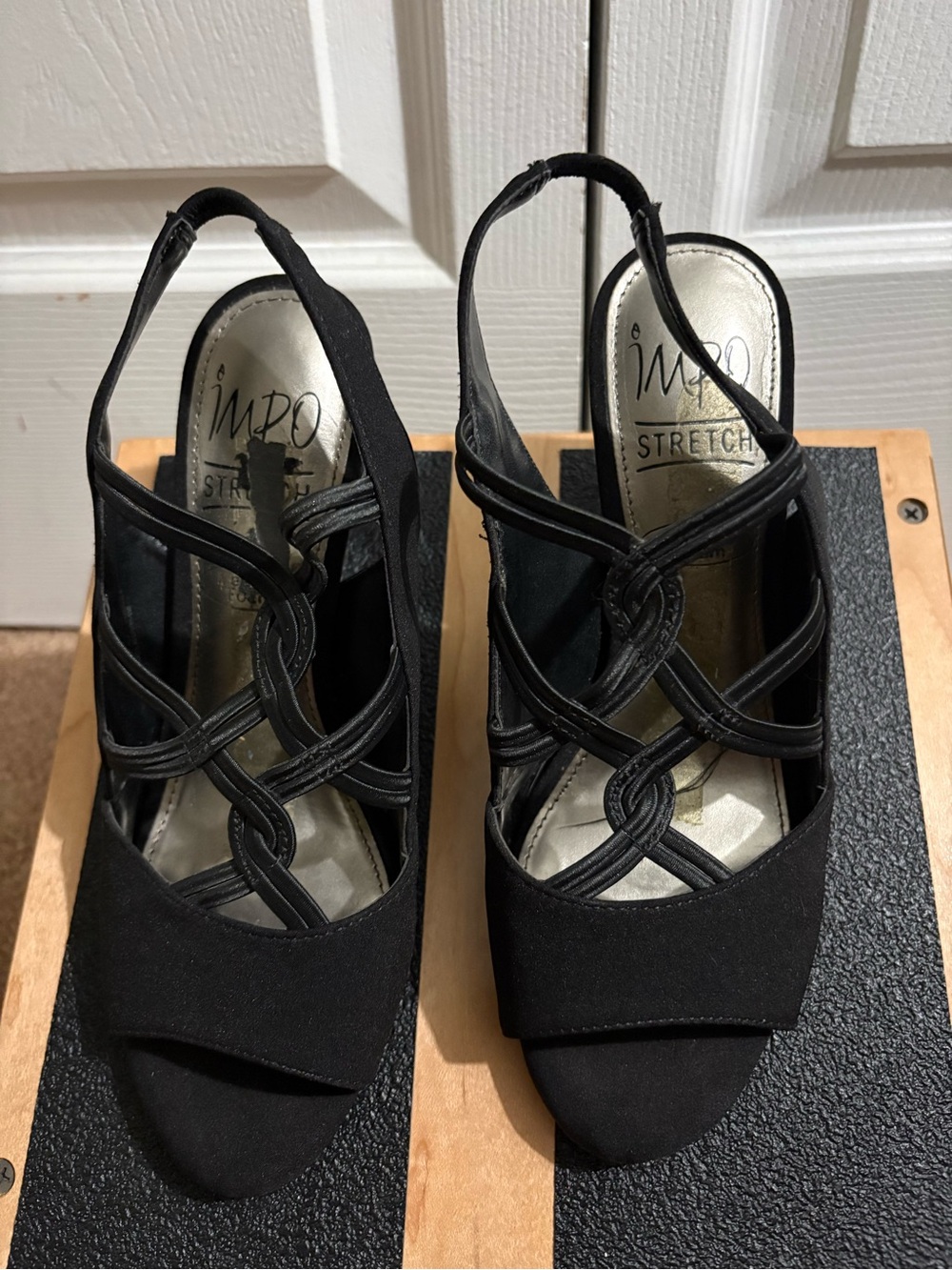 Impo
Stretch Elastic Sandal with Memory Foam